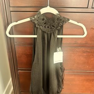 Sleeveless Vici bodysuit with lace high neck collar